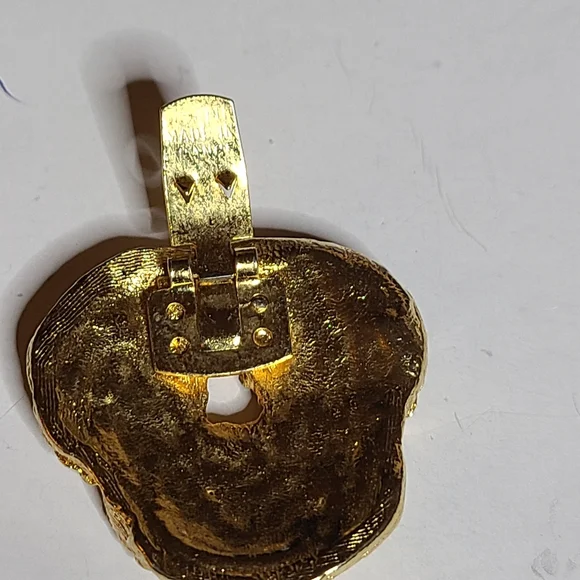 Made in France Goldtone Shoe Clips - Picture 4 of 5